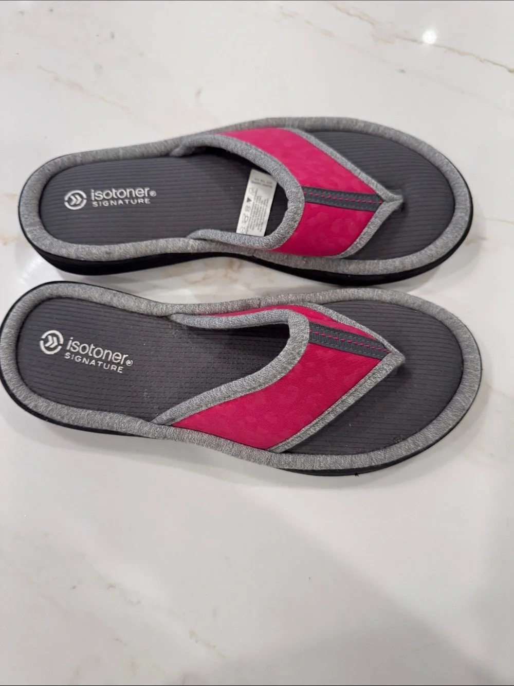 Isotopes Signature Memory Foam Flip Flop Thong Sandal Women’s 7.5-8 Pink Leopard